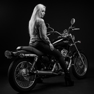 AI画像_ガールズバイカー